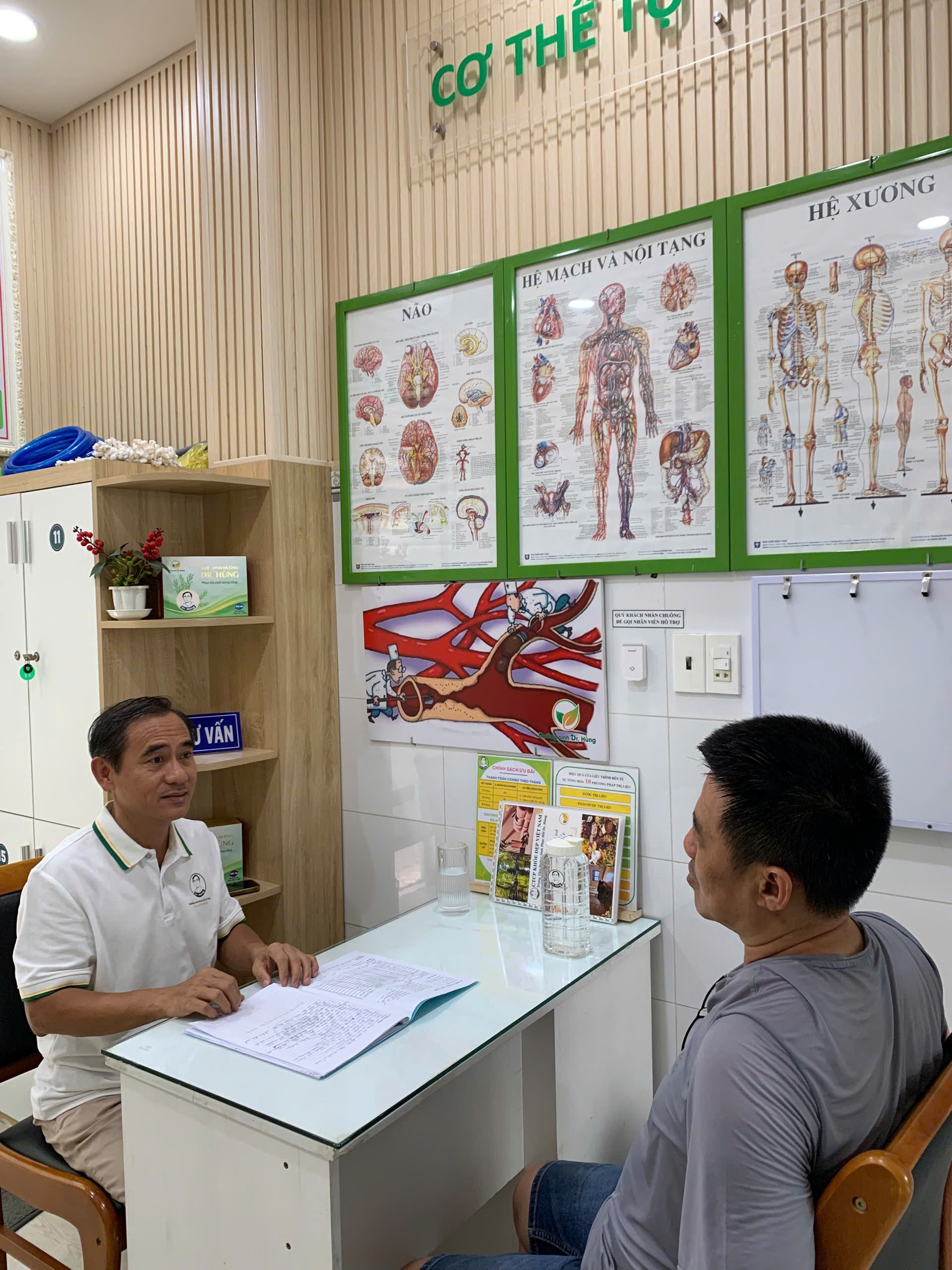 CÂU CHUYỆN HÀNH TRÌNH PHỤC HỒI HOẠI TỬ CHỎM XƯƠNG ĐÙI CỦA ANH HẢI NAM SAU 3 THÁNG TRỊ LIỆU TẠI TRUNG